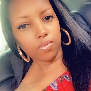 Meet your Posher, Ebonie